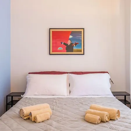 Central With 3 Bedrooms In Bed & Breakfast *