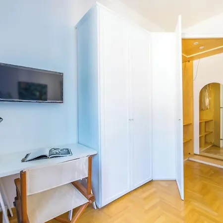 Central With 3 Bedrooms In *