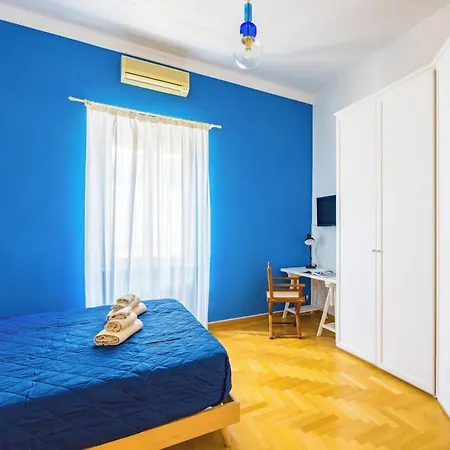 Bed & Breakfast Central With 3 Bedrooms In Roma