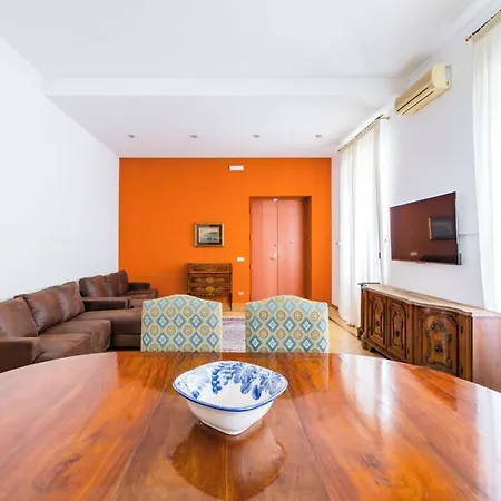 Central With 3 Bedrooms In Panzió *