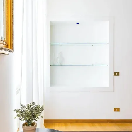 Central With 3 Bedrooms In Panzió